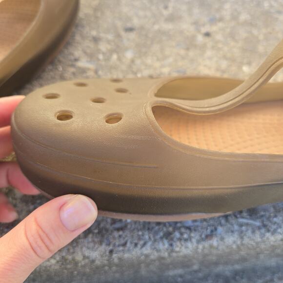 Crocs Sandals Clogs Womens Size 9 Carlie Mary Jane T Strap Khaki Green - Picture 9 of 10